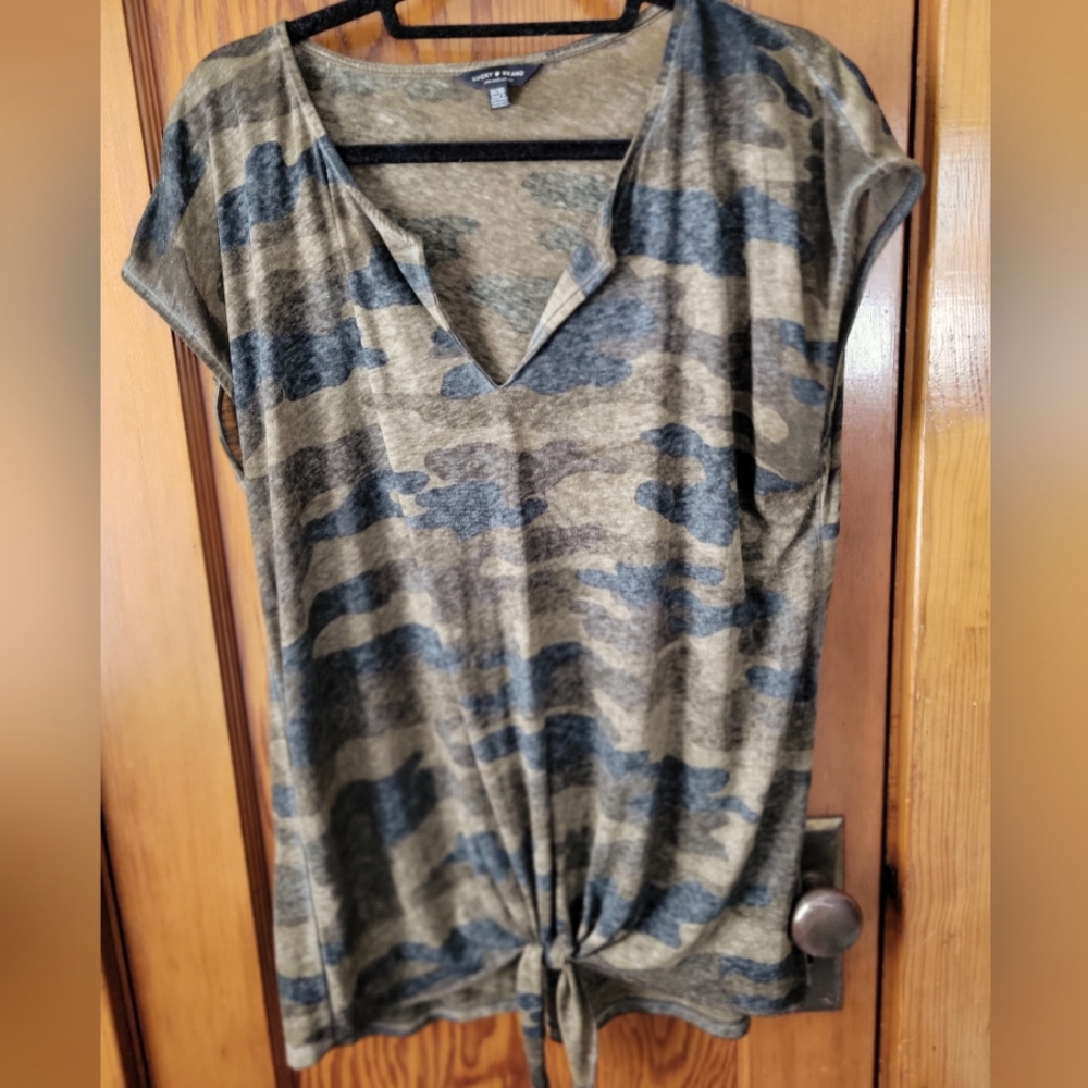 Lucky Brand tshirt with knotted front